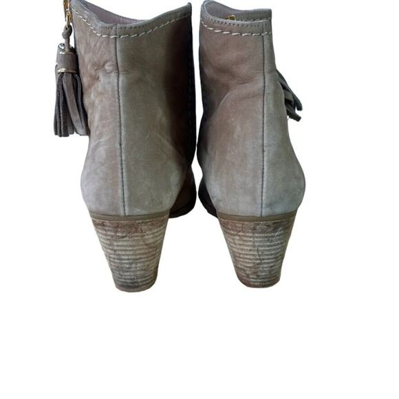 Stuart Weitzman Ankle Booties Womens 8:5 M Tan Nubuck Leather Tasseled Side Zip - Picture 4 of 13